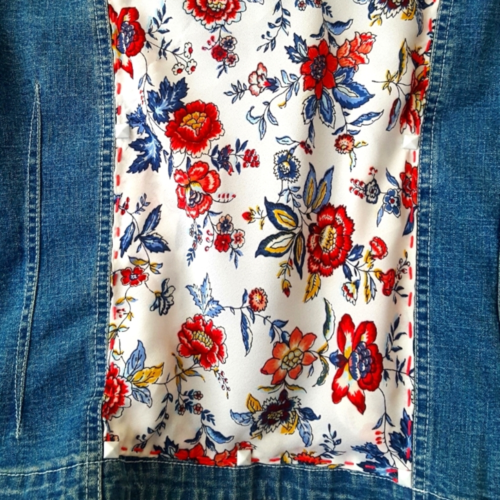 🌙 Upcycle Denim Floral Jacket - Picture 7 of 11